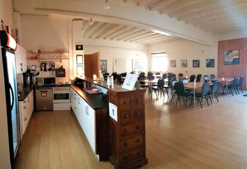 هتل Art Hostel