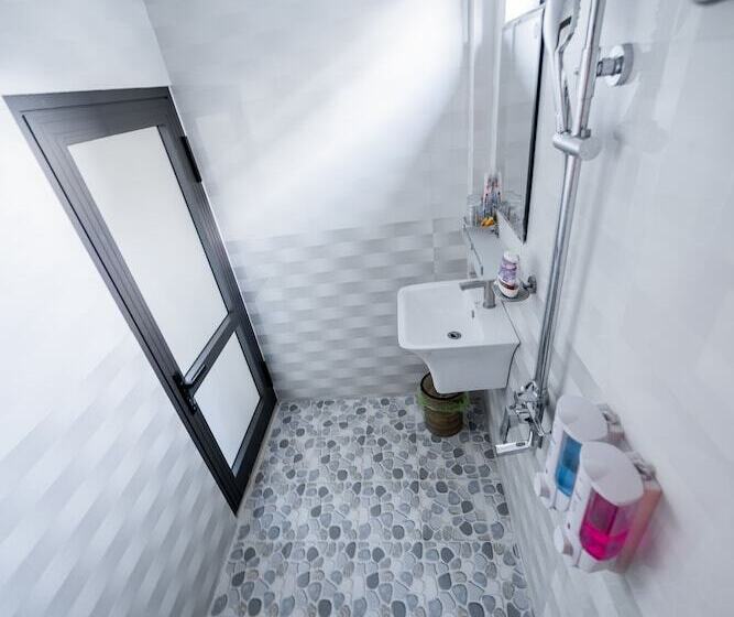 هتل Golden Forest Homestay