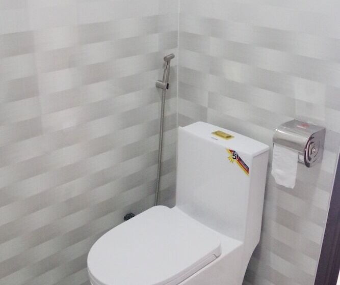 هتل Golden Forest Homestay