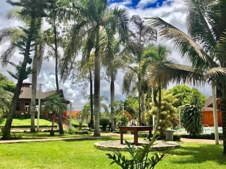 هتل Jardines Del Montaña