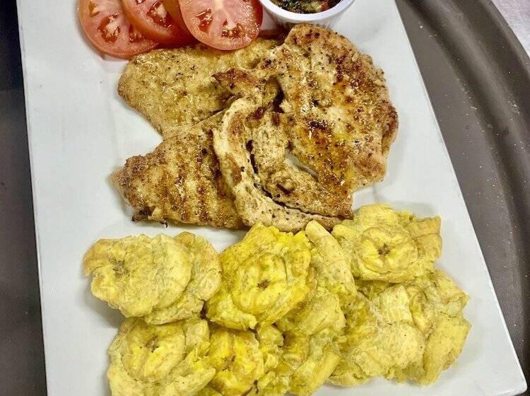 هتل Jardines Del Montaña