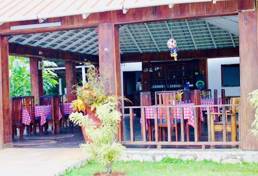 هتل Jardines Del Montaña