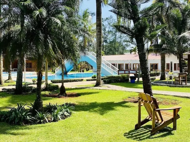 هتل Jardines Del Montaña