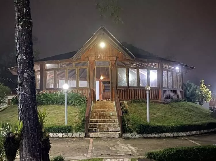 هتل Jardines Del Montaña