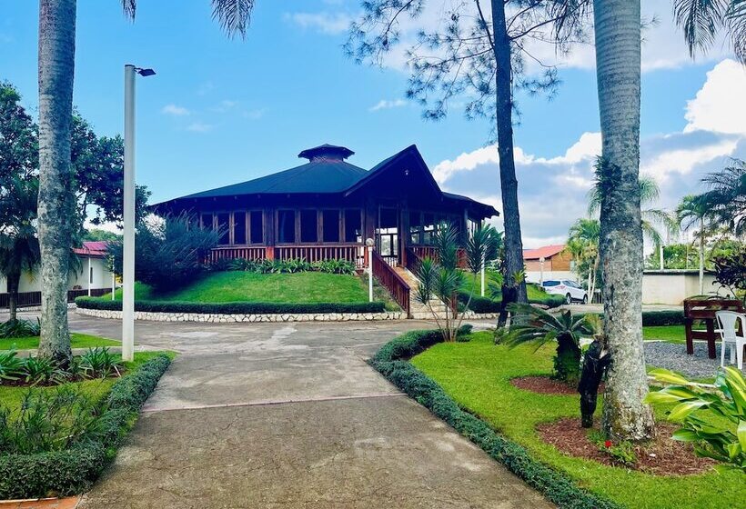 هتل Jardines Del Montaña