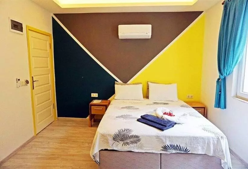 هتل Kas 11 Oda Boutique Pension
