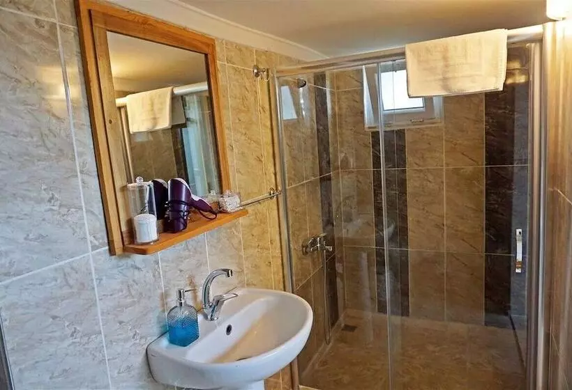هتل Kas 11 Oda Boutique Pension