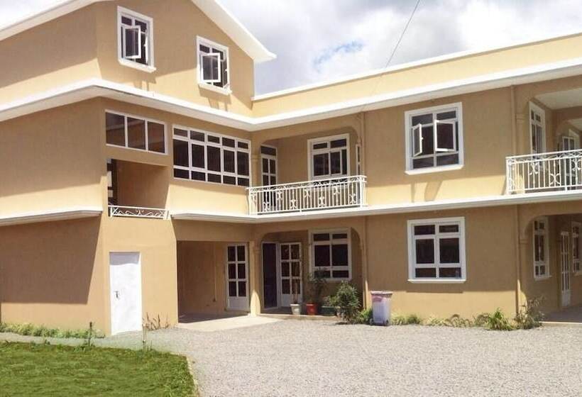 هتل L'ile Maurice Hostel