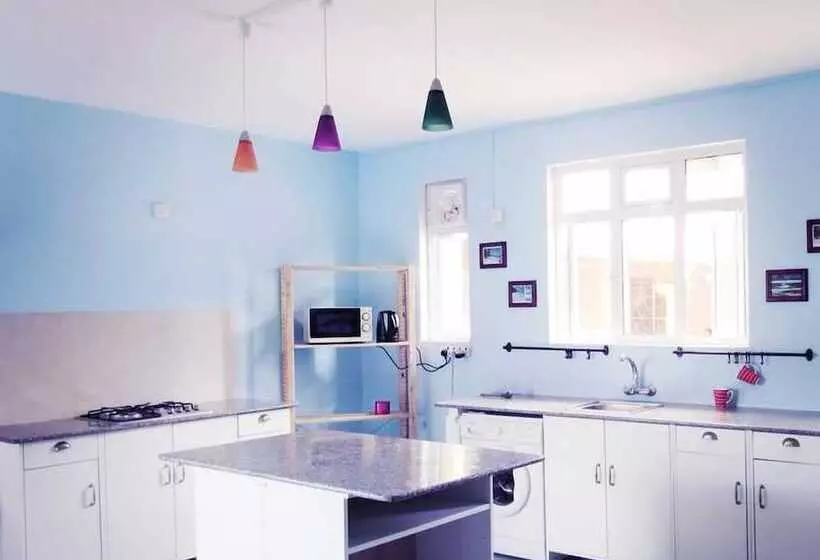 هتل L'ile Maurice Hostel