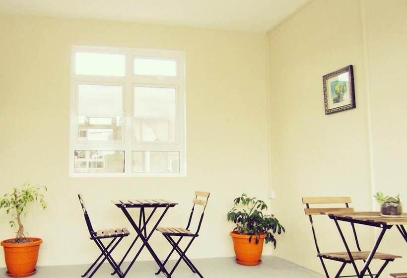 هتل L'ile Maurice Hostel