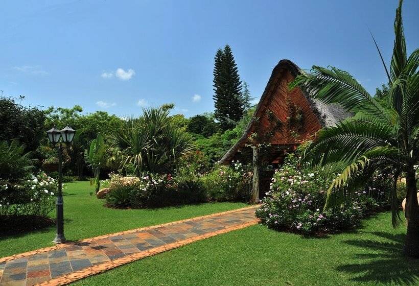 Отель Summerfield Luxury Resort & Botanical Garden