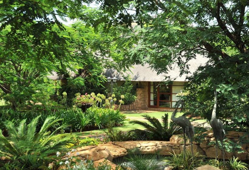 Отель Summerfield Luxury Resort & Botanical Garden