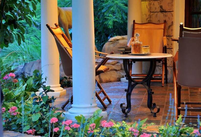 Отель Summerfield Luxury Resort & Botanical Garden