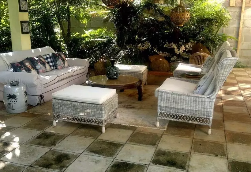 هتل Summerfield Luxury Resort & Botanical Garden