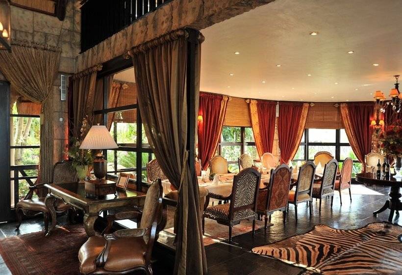 Отель Summerfield Luxury Resort & Botanical Garden