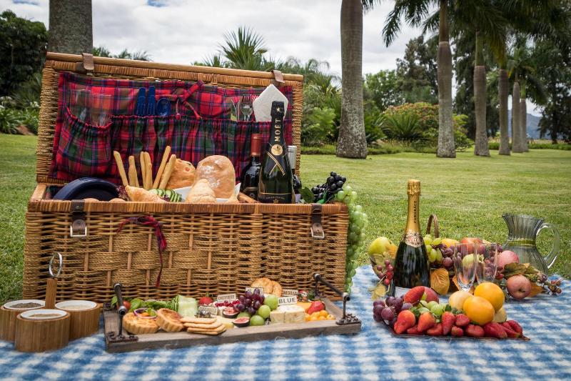 Отель Summerfield Luxury Resort & Botanical Garden