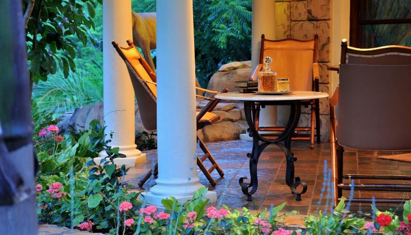 Отель Summerfield Luxury Resort & Botanical Garden