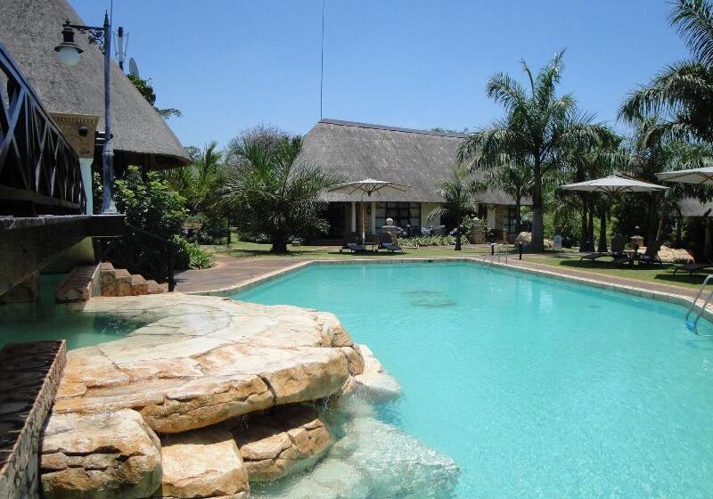 Отель Summerfield Luxury Resort & Botanical Garden