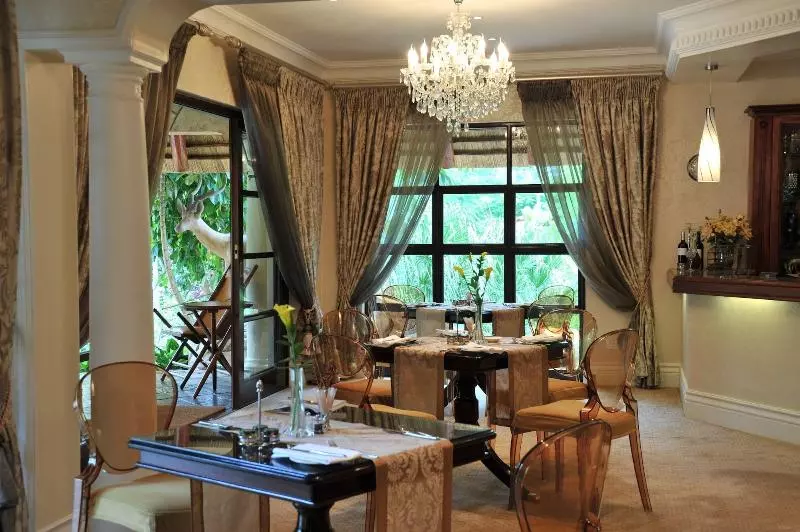 هتل Summerfield Luxury Resort & Botanical Garden