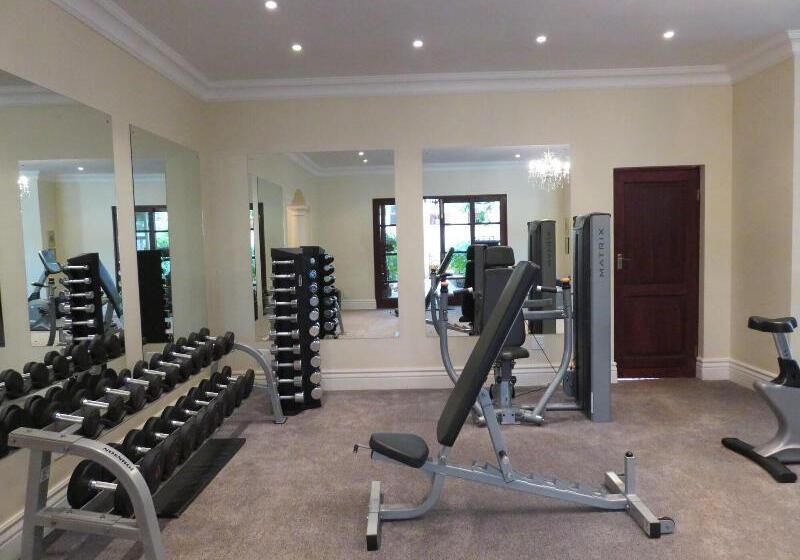 Отель Summerfield Luxury Resort & Botanical Garden