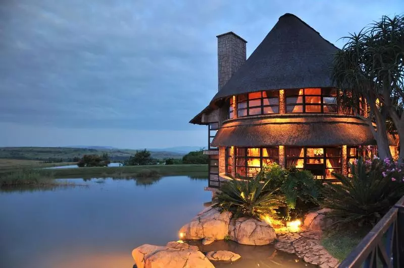 هتل Summerfield Luxury Resort & Botanical Garden