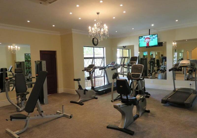 Отель Summerfield Luxury Resort & Botanical Garden