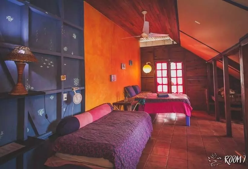 هتل Tesoro Escondido Lodge And Cabins