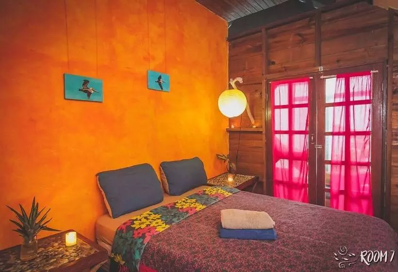 هتل Tesoro Escondido Lodge And Cabins