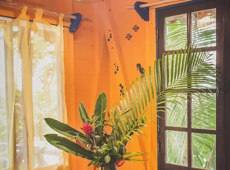 هتل Tesoro Escondido Lodge And Cabins