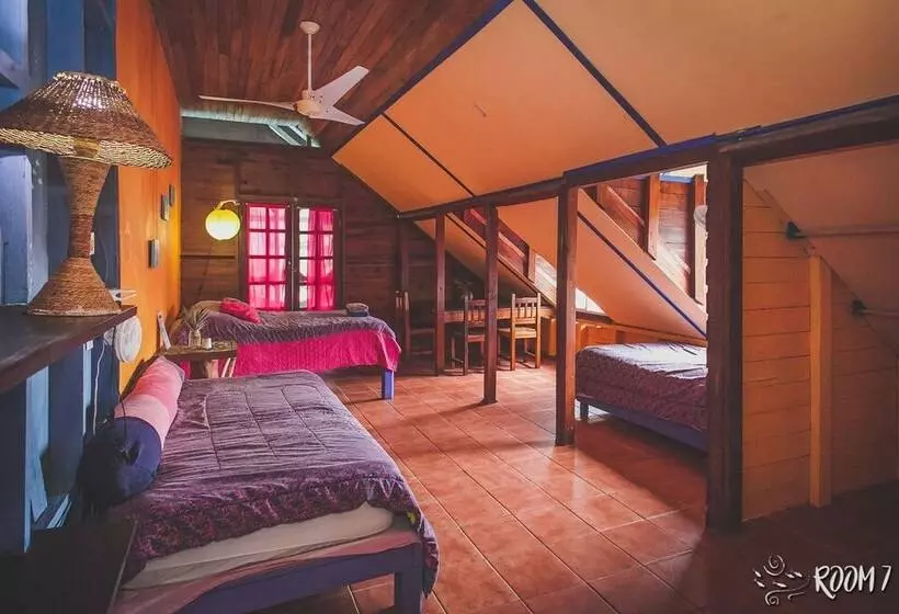 هتل Tesoro Escondido Lodge And Cabins