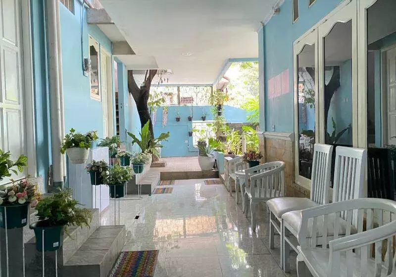 Majatalo Guesthouse Putri Griya Fikarda