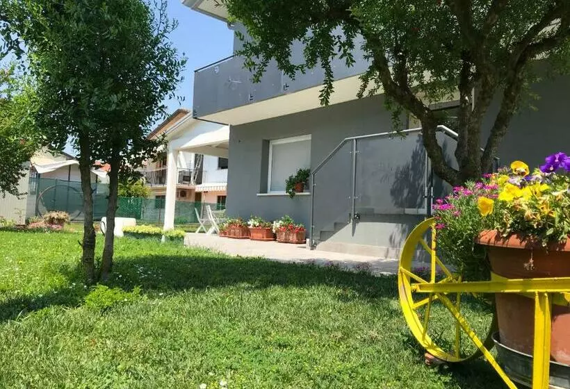 Aamiaismajoitus (B&B) Alloggi Al Melograno