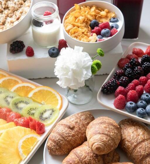 ホテル La Pervinca  Ospitalita, Natura, Cura