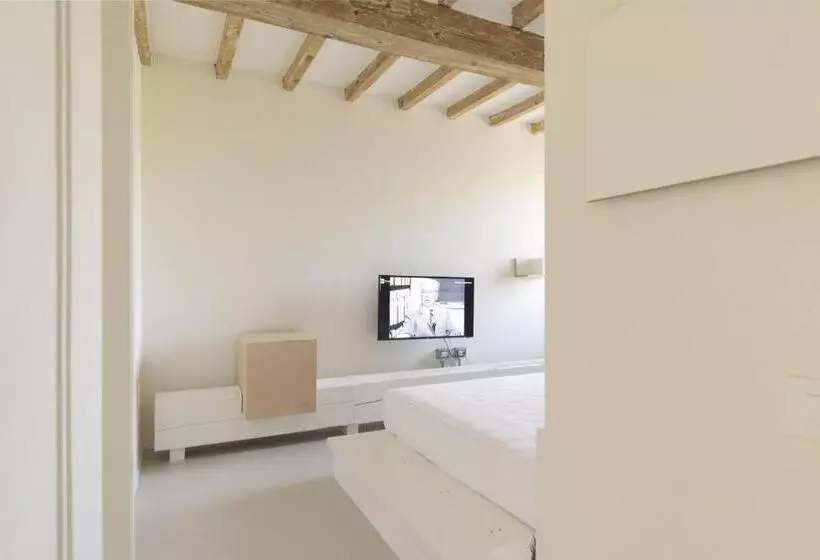 Hotelli La Pervinca  Ospitalita, Natura, Cura