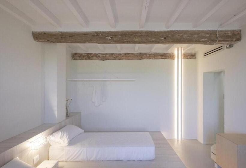 ホテル La Pervinca  Ospitalita, Natura, Cura