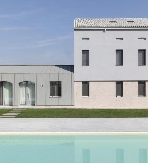 ホテル La Pervinca  Ospitalita, Natura, Cura