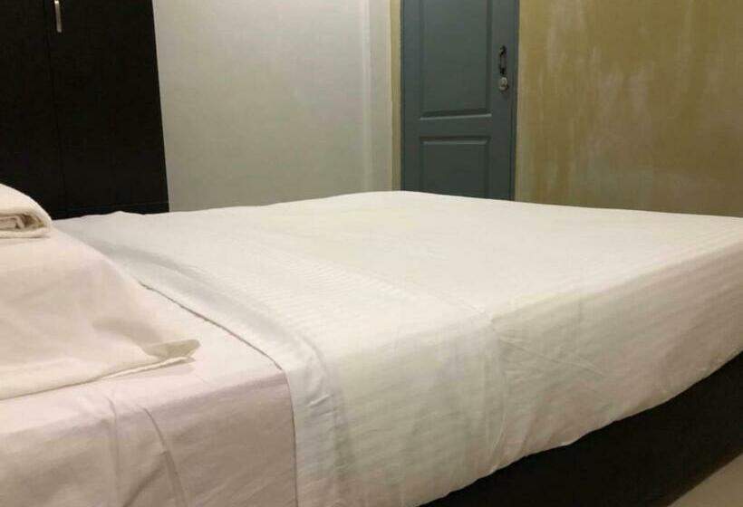 Hotel Oyo 90342 Sena Home Homestay #828