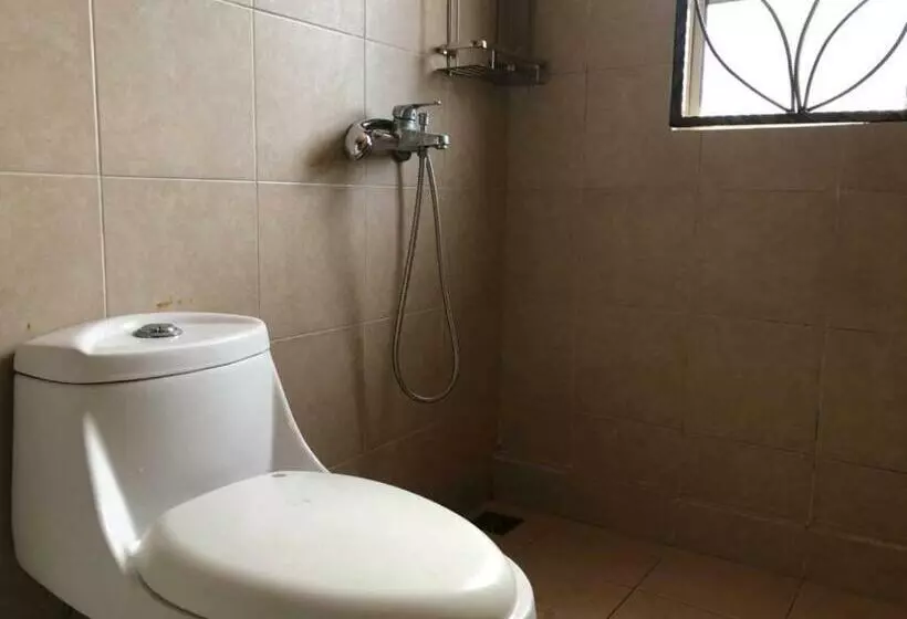 ホテル Oyo 90342 Sena Home Homestay #828