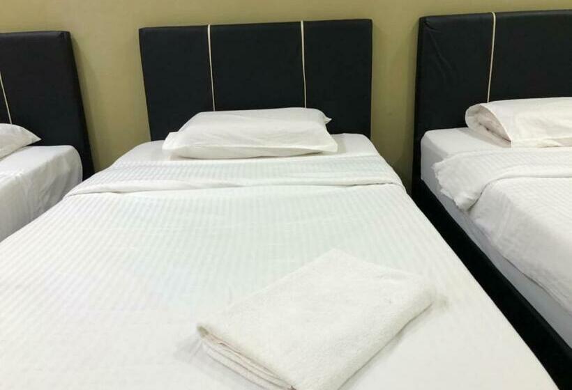 Hotel Oyo 90342 Sena Home Homestay #828