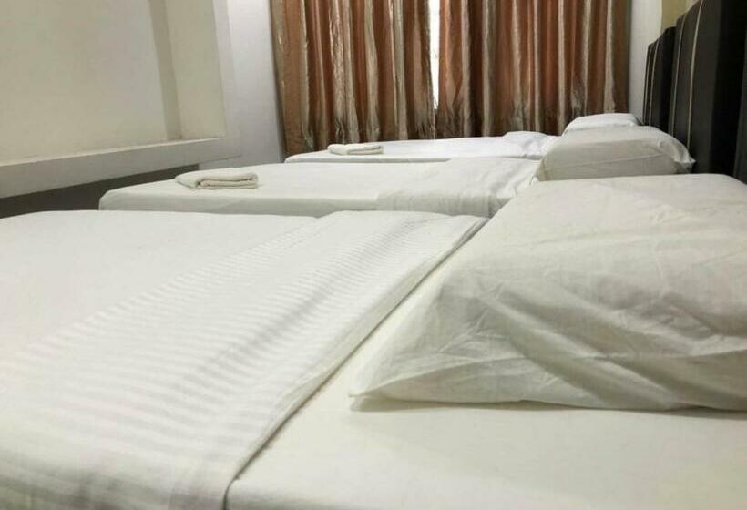 Hotel Oyo 90342 Sena Home Homestay #828