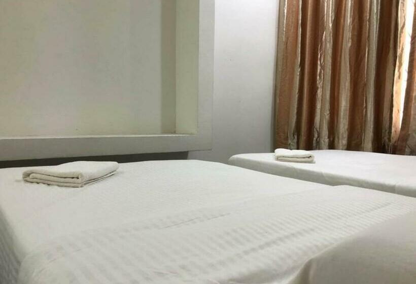 Hotel Oyo 90342 Sena Home Homestay #828