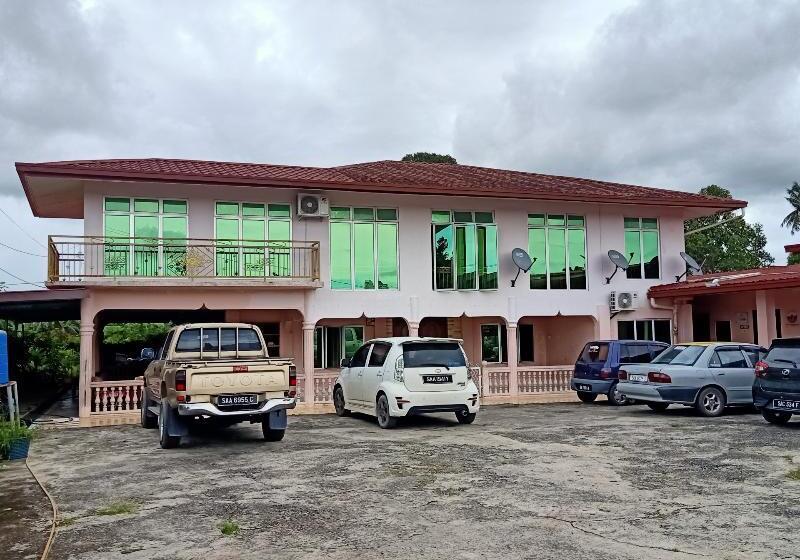 Отель Oyo 90349 Anique Hoemstay