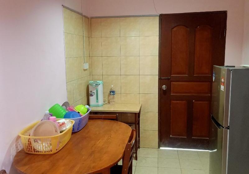 Отель Oyo 90349 Anique Hoemstay