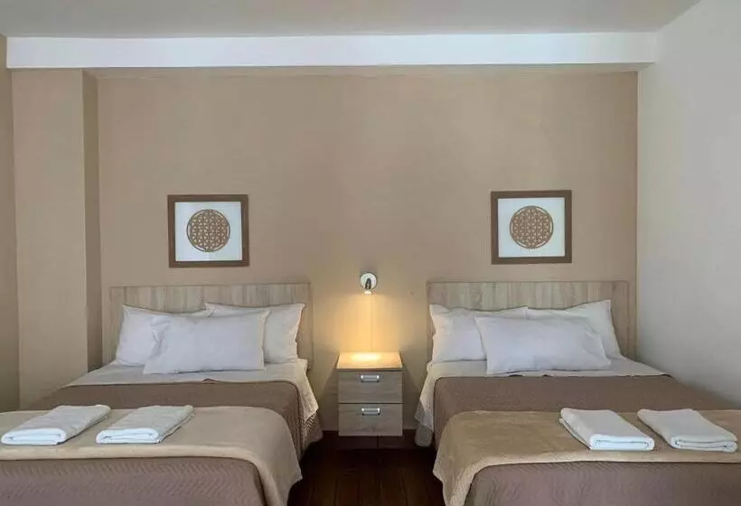 ホテル Renace Suites