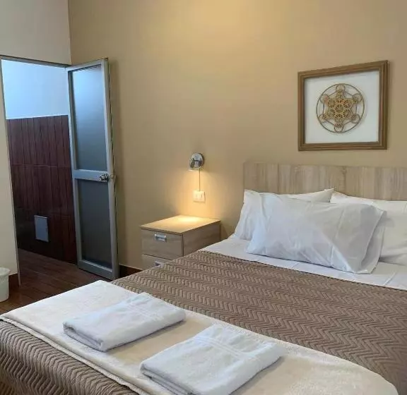 ホテル Renace Suites
