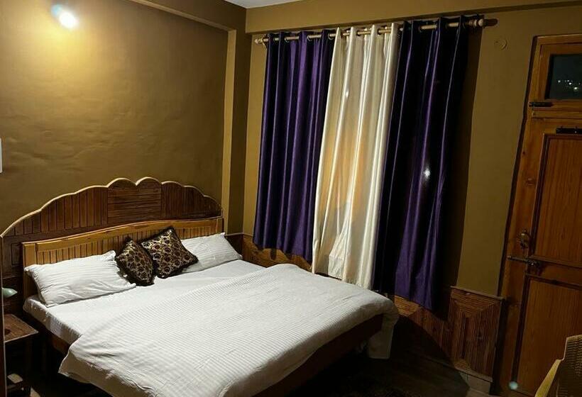 בית מלון כפרי Westeros Kasol