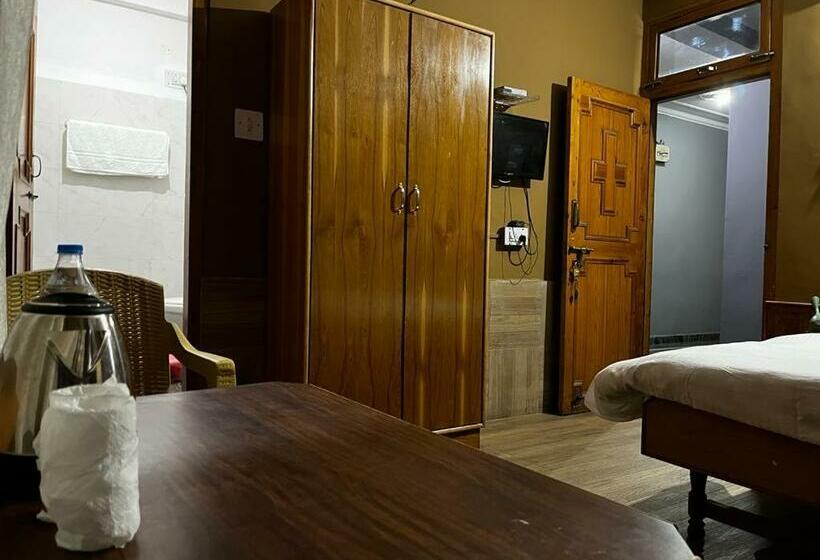 בית מלון כפרי Westeros Kasol