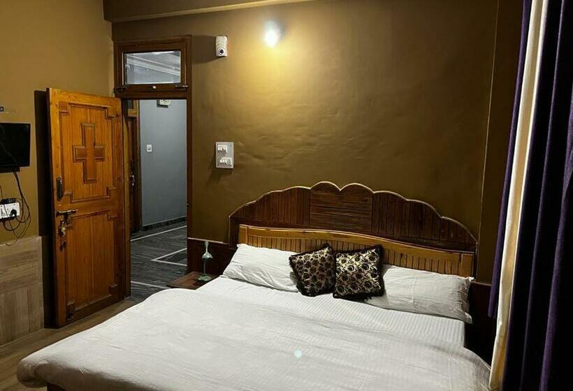 בית מלון כפרי Westeros Kasol