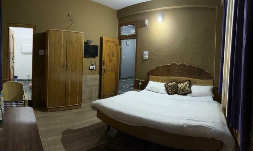 בית מלון כפרי Westeros Kasol