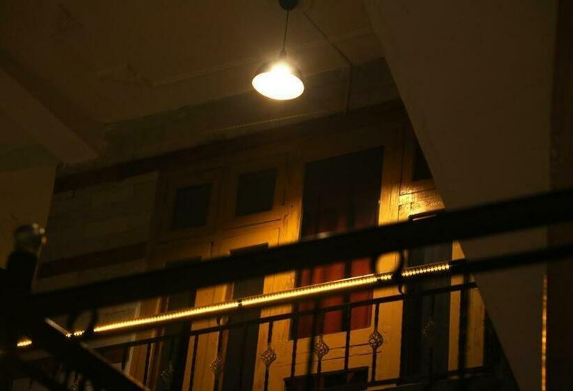 בית מלון כפרי Westeros Kasol